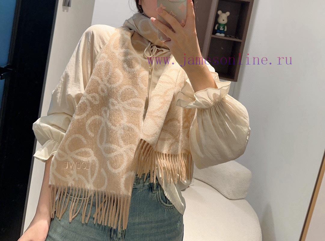 Luo Yiwei's men's and women's scarves are highly praised and kept for themselves. This is a esraqgev