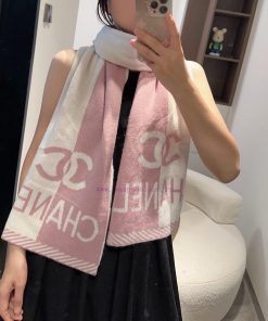 Chanel's new autumn/winter collection of 24 inch knitted scarves and long scarves, made of cj8y95mqc