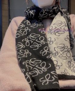 Loewe's original single new knitted scarf exudes a low-key luxury, exquisite softness, elitetpuvavsy