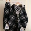 The high-end version without a pin is easy to sell. The winter tail black horse scarf by Quauipxexwv