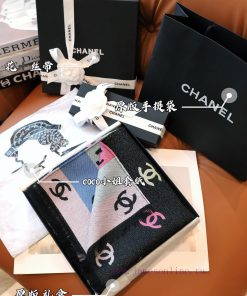 CHANEL2024 New Double sided Two tone Splicing Rainbow ScarfThe entire scarf is made of a ble2tndfk96