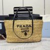 The new straw woven tote bag, size 1bg499, is made of woven fabric and soft material. This mt5b5n0bb