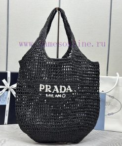 The new large coconut fiber tote bag 1BG424 is made of coconut fiber, presenting a soft deco2pa0odrb