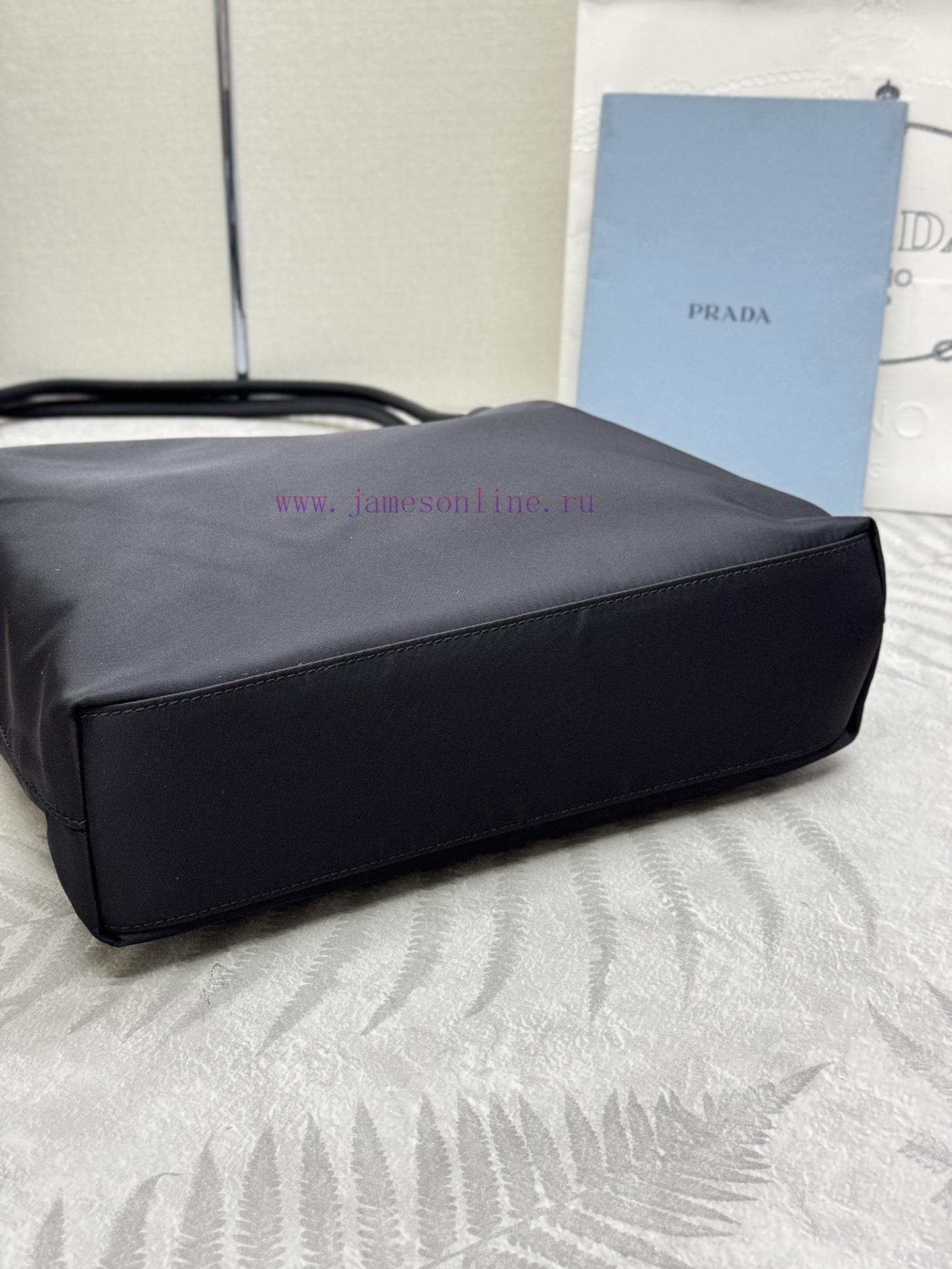 This large vintage tote bag B6242 is made of imported nylon fabric with a grid layer zipper ntuy8z8c - Image 4