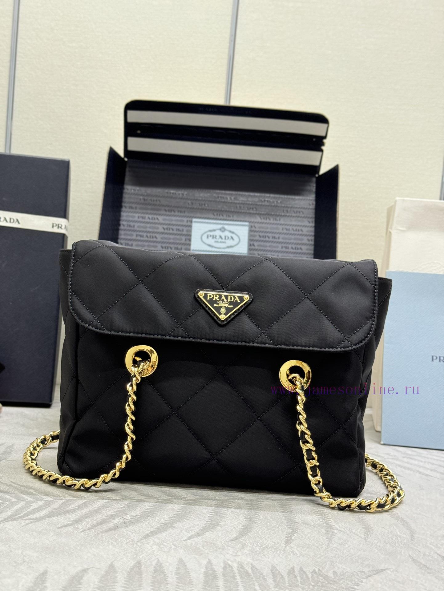 The matching version comes with a complete set of packaging and customization. This vintage gg22jmst