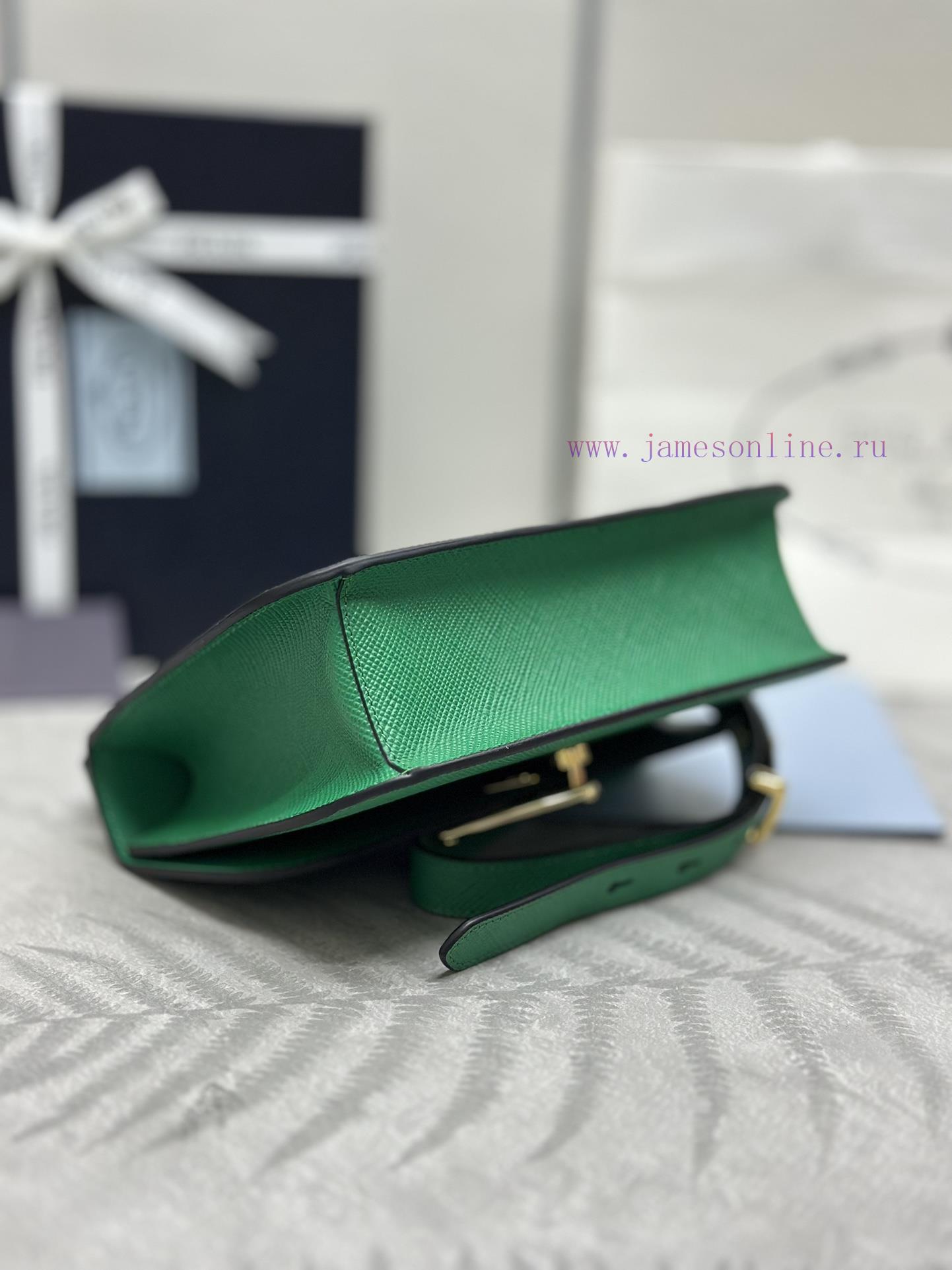 The new flight attendant bag 1BD320 has arrived with a complete set of matching packaging ano0txsjaf - Image 4