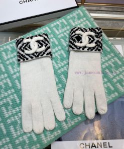 Chanel autumn and winter wool knitted gloves 🧤 The candy solid color series is popular this xuvdyvep