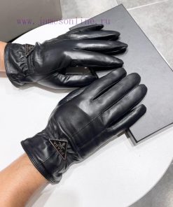 Prada Men's New Product Sheepskin Gloves, Fashionable Gloves, Warm in Autumn and Winter withe8jxj9ru