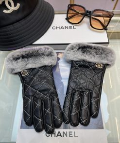 Chanel's new gloves are soft and delicate, very skin friendly, full of feminine charm, good 90i8q667