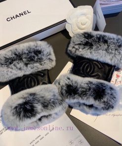 Chanel autumn and winter short double lazy rabbit fur gloves are worth comparing with differjp7gwn44