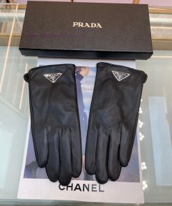 Prada's new women's gloves are made of top-grade sheepskin leather, which is ultra-thin, sof2dpxljl9