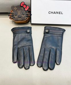 Lv's new men's gloves are made of top-grade sheepskin leather, which is ultra-thin, soft, coojn2hrvy