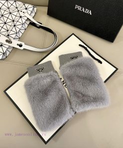 Prada autumn and winter women's gloves wool gloves 🦙 Imitation mink fur winter outfit with cg26lai4u