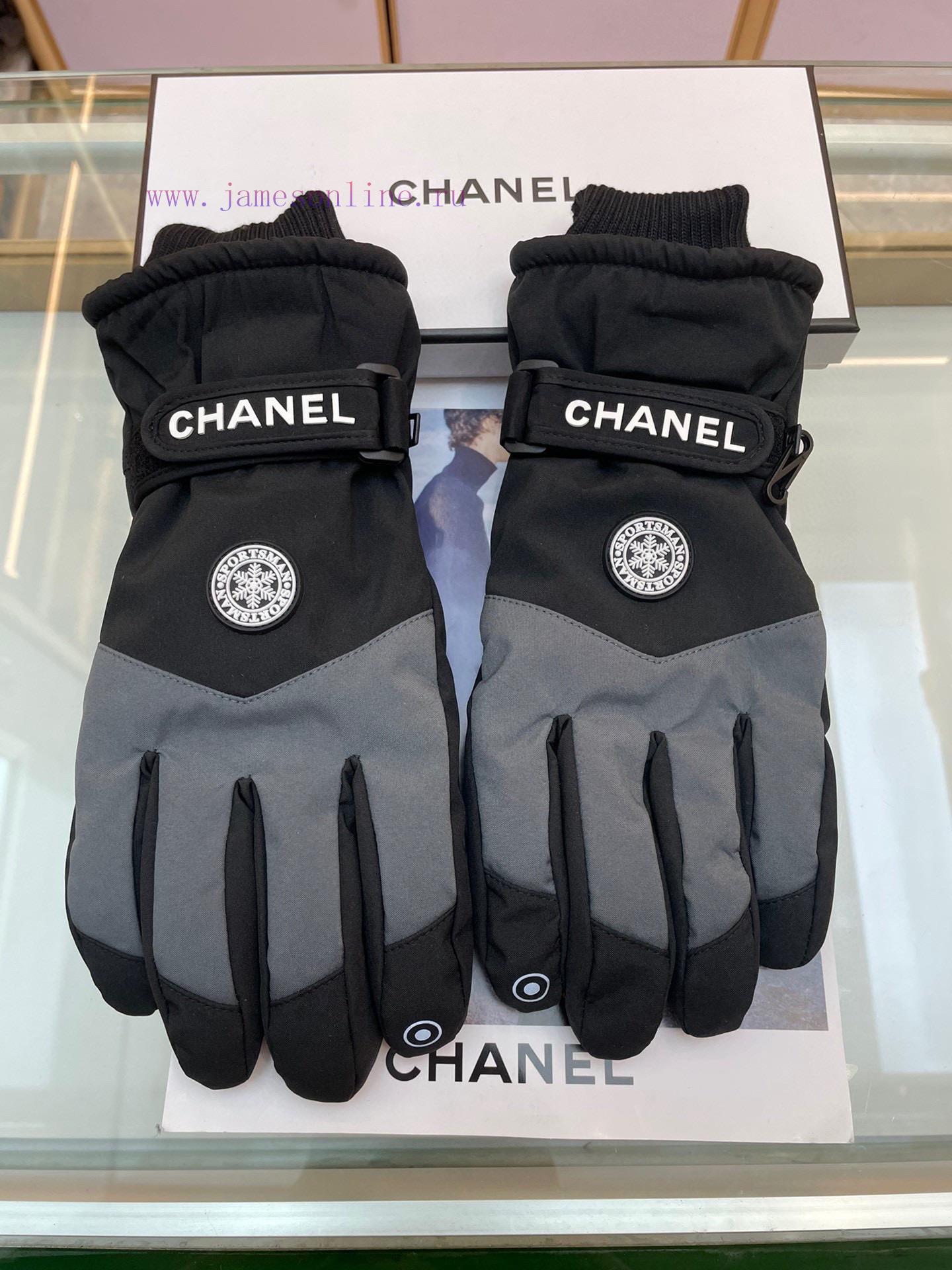 Chanel's new men's skiing gloves are warm and comfortableOne size fits all9d8ca1zp - Image 2
