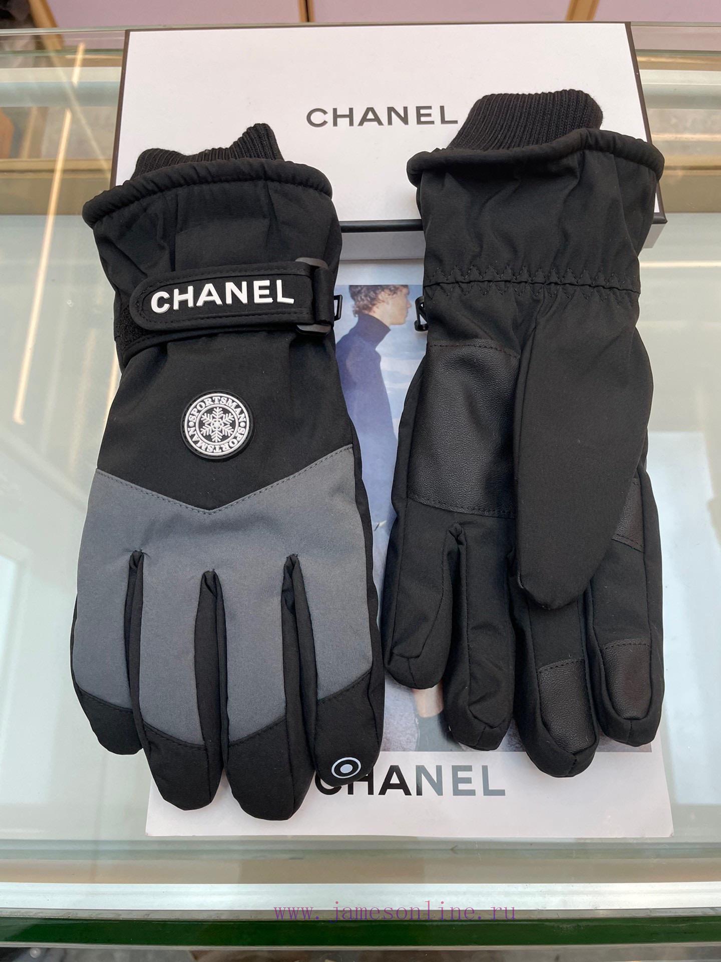 Chanel's new men's skiing gloves are warm and comfortableOne size fits all9d8ca1zp - Image 3
