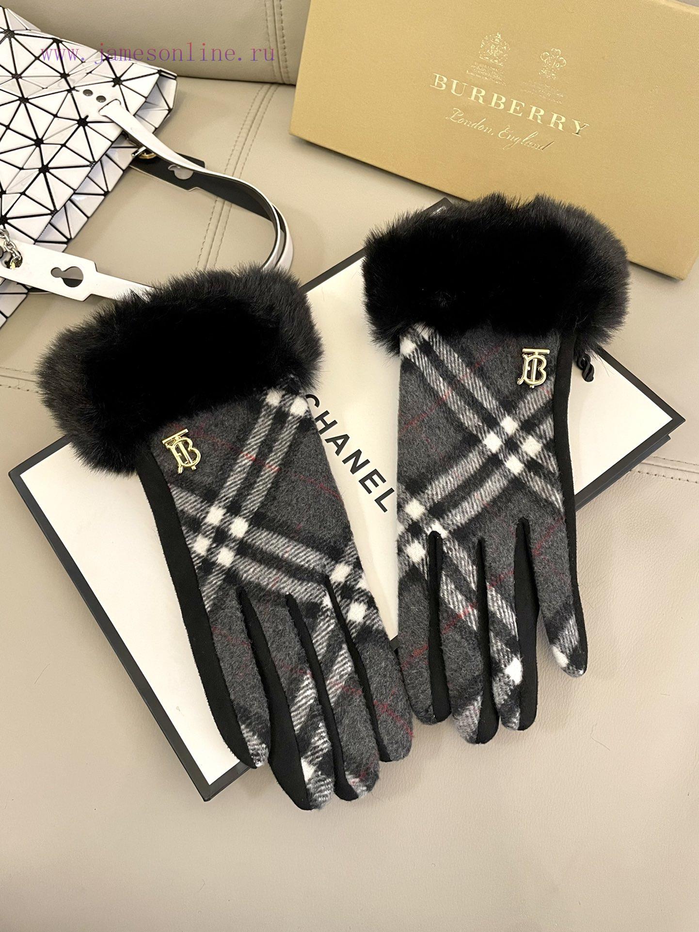 Burberry's new wool gloves have a softer, finer, and more skin friendly feel, providing bettq44fbzrk - Image 2