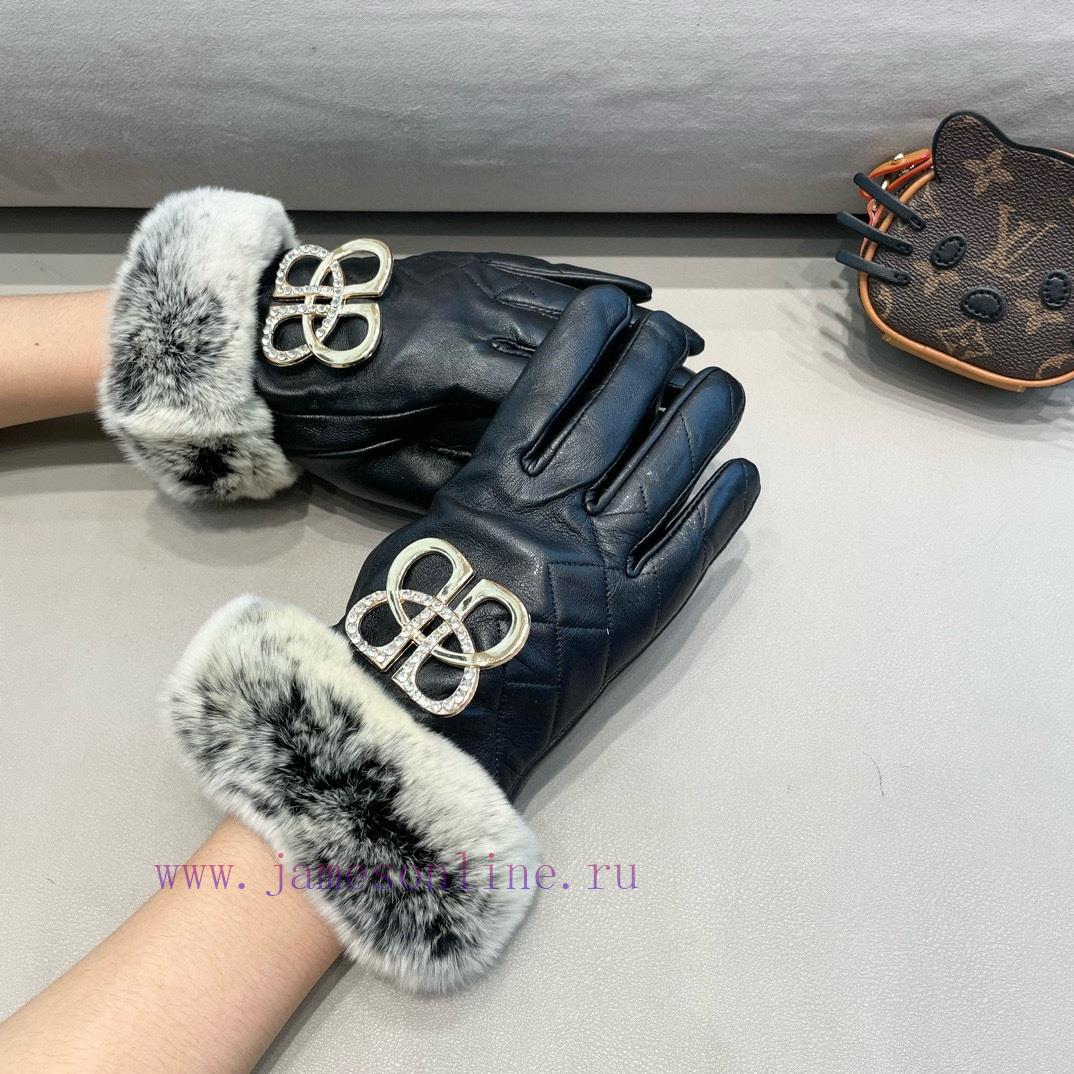 Balenciaga's popular rabbit hair item is synchronized with the top official website. The newft59k3f6