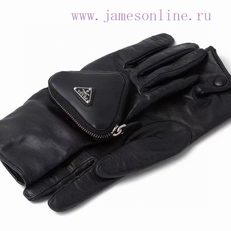 Prada's new autumn and winter mini triangle bag sheepskin gloves have arrived, not only wind8qmsr7wz