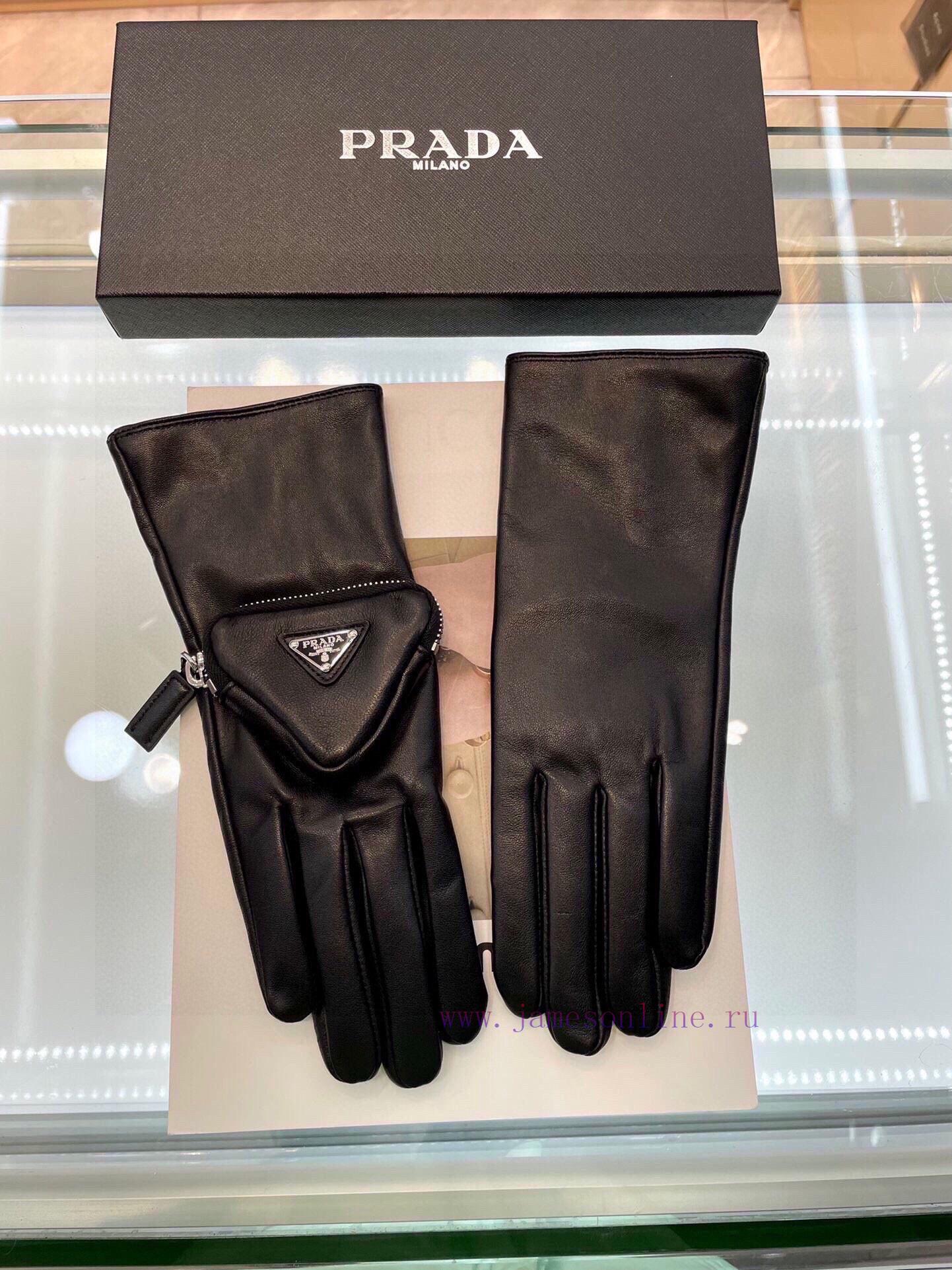 Prada's new autumn and winter mini triangle bag sheepskin gloves have arrived, not only wind8qmsr7wz - Image 4