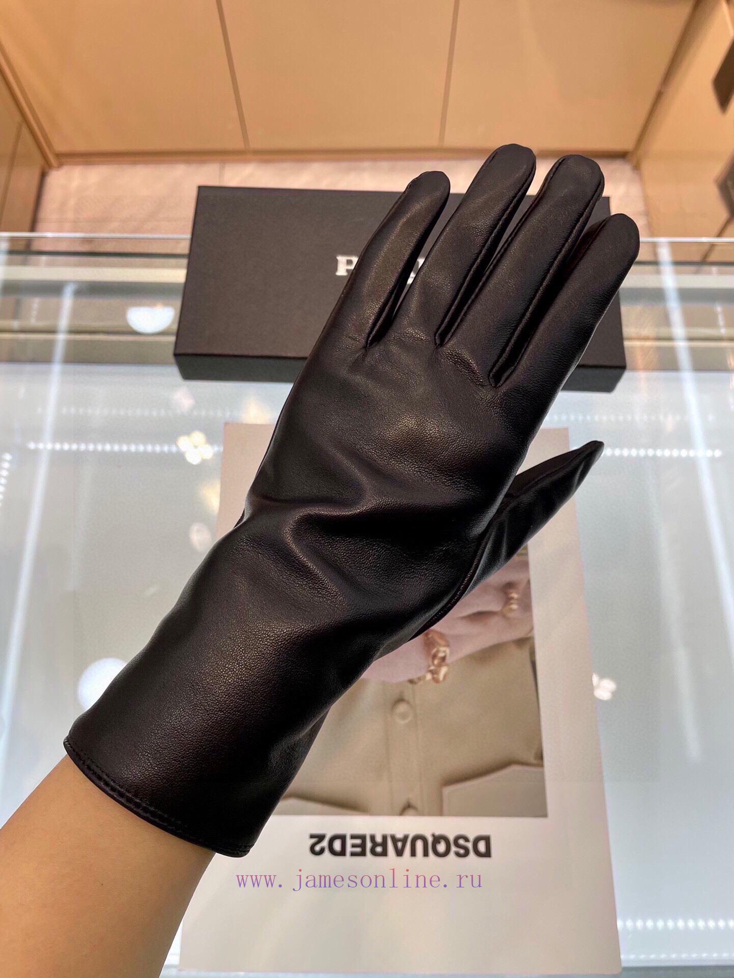 Prada's new autumn and winter mini triangle bag sheepskin gloves have arrived, not only wind8qmsr7wz - Image 6