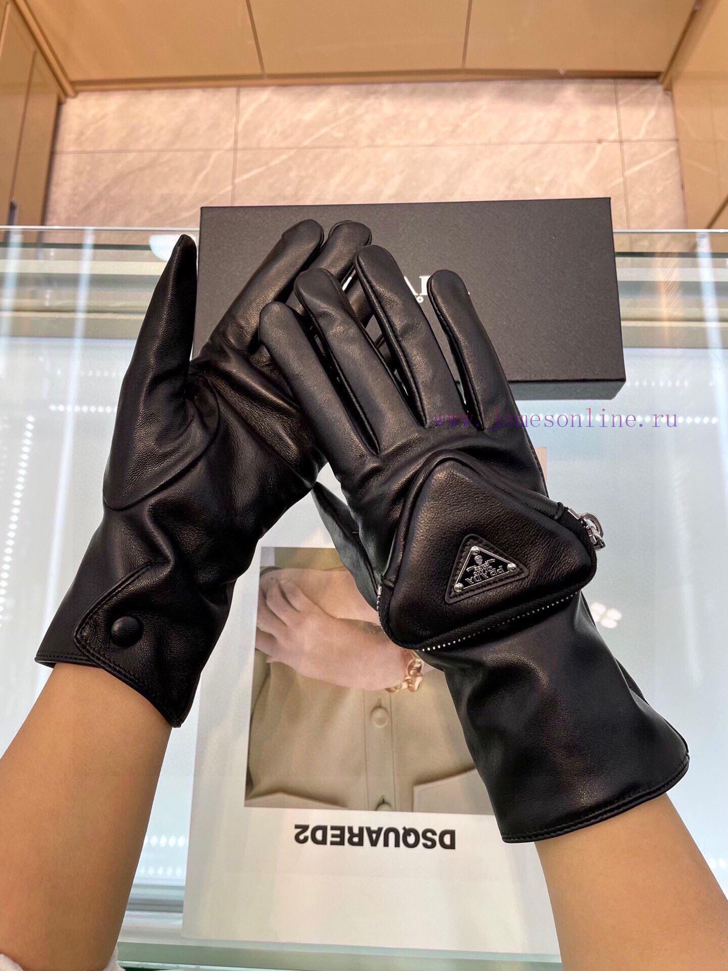 Prada's new autumn and winter mini triangle bag sheepskin gloves have arrived, not only wind8qmsr7wz - Image 8