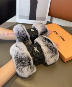 Miumiu sheepskin gloves, fashionable gloves, warm in autumn and winter with velvet lining, ckqtd9sth