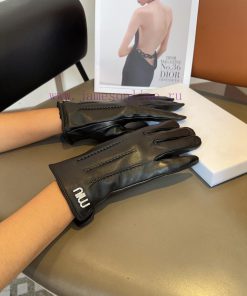 Miumiu sheepskin gloves, fashionable gloves, warm interior for autumn and winter, classic ann5pyh64g