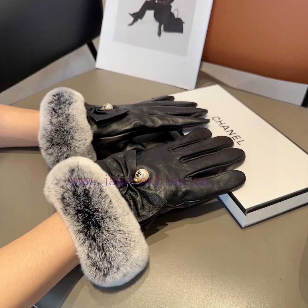 Chanel Lazy Rabbit Fur Sheepskin Embroidered Gloves are worth comparing with different qualii3pmdvtw - Image 2