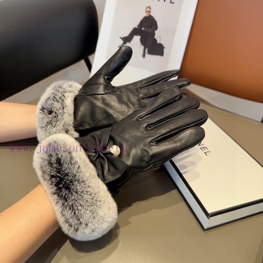 Chanel Lazy Rabbit Fur Sheepskin Embroidered Gloves are worth comparing with different qualii3pmdvtw - Image 3