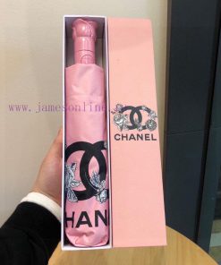 CHANEL's new rose shaped handle with a large logo, featuring camellia flowers and a three fowktp8rcg