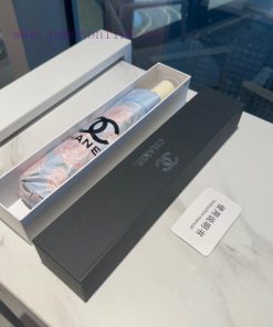 CHANEL's new triple fold automatic folding umbrella with rose pattern is selling well, usingen42jy4n