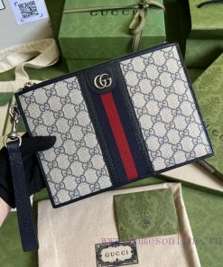 Gucci This simple and slender wallet features GG series embellishments with same tone leathe upn9b2on