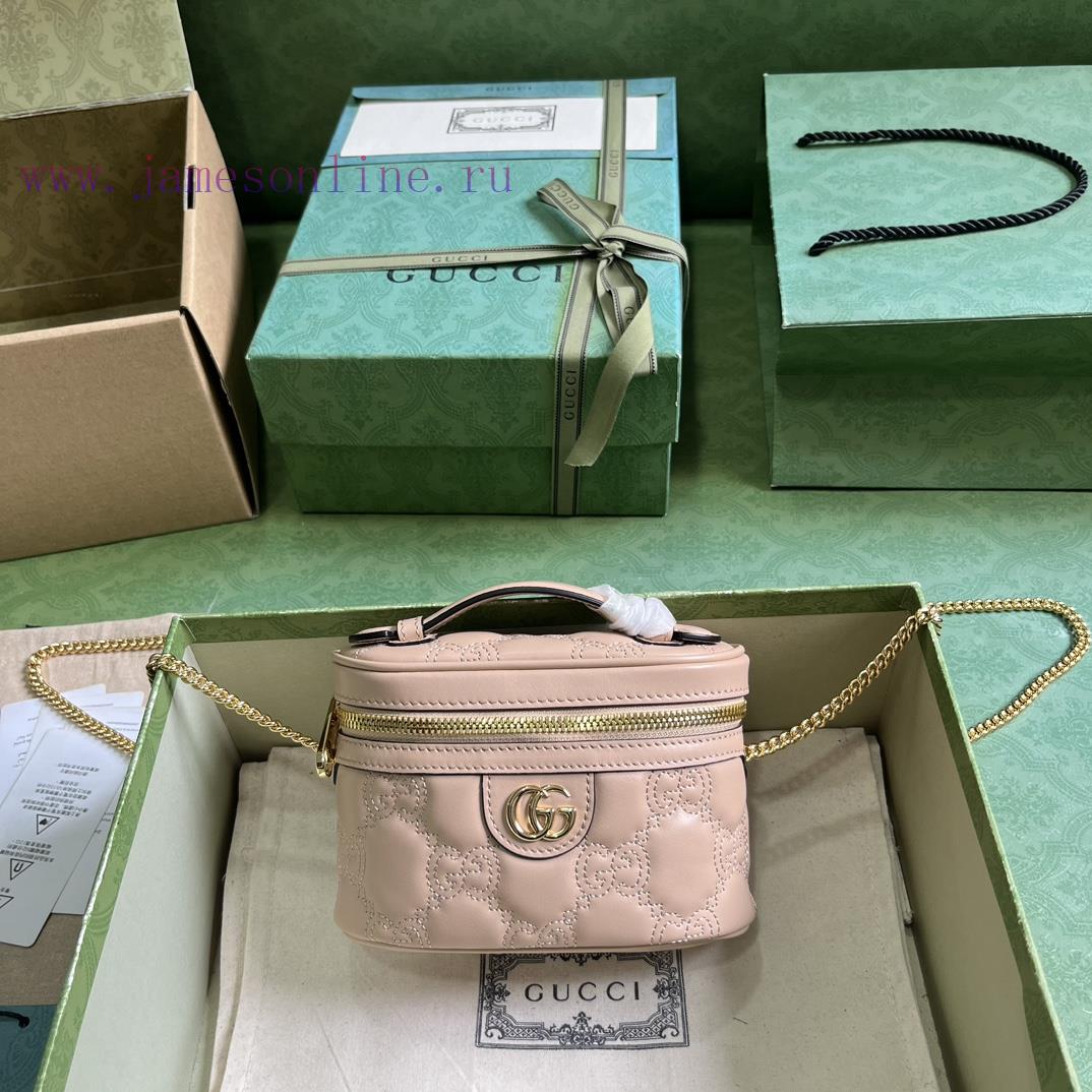 Gucci The GG Matelass é mini handbag features quilted leather that interprets the brand's ic jw67f8gi