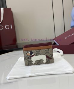 Gucci The GG mini wallet features cute and playful animals such as cats, dogs, and pandas ga fj1n8jfz