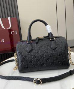Gucci New GG Emblem Series Small HandbagThe GG Emblem series reinterprets classic patterns w przz5hsm