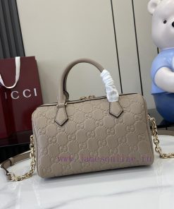 Gucci New GG Emblem Series Small HandbagThe GG Emblem series reinterprets classic patterns w em0233ms