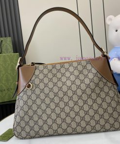 Gucci The GG shopping bag, with its distinctive GG pattern and striped ribbon, is a classic ksp43i9t