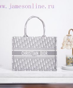 BooktoteThe Medium-sized New Gray Jacquard Series Is Made Of Original Fabric. This Year's CDior 5tre47oh
