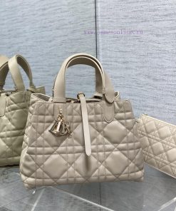 Medium Rouge Beige In StockTaking Toujours On A Trip The Oversized Diamond Grid Design Paired W u5ne5rlr