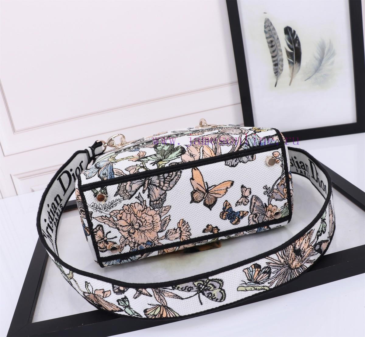 D-LITE HandbagGreen Butterfly Five Grid EmbroideryThis Lady D-Lite Handbag Blends Classic Elega bsejlob9 - Image 5