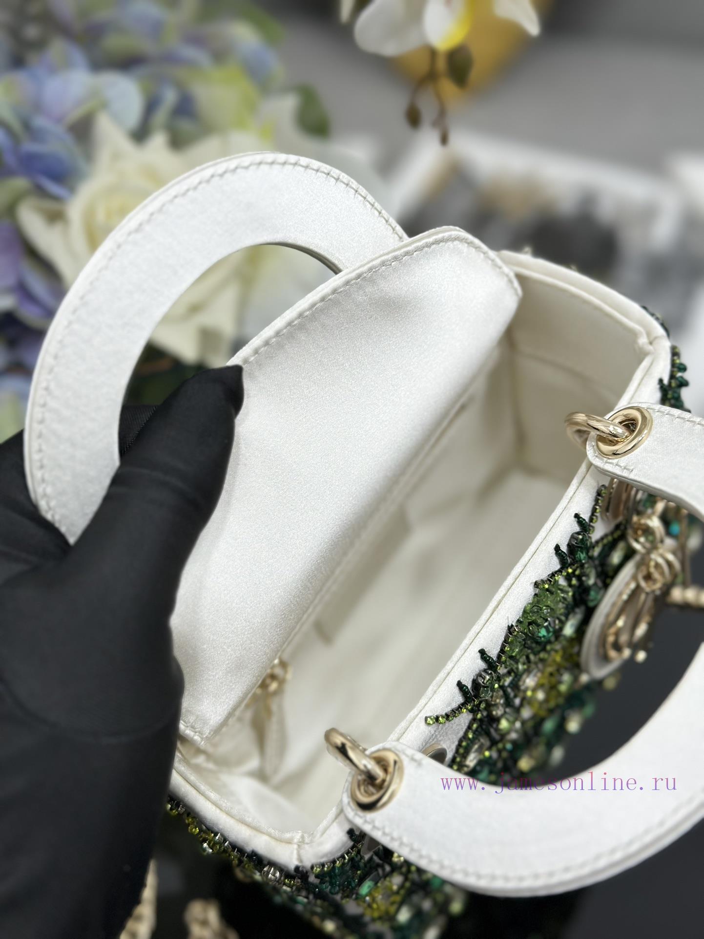 Lady Dior's Three Grid Embroidered White Green Diamonds Are Carefully Crafted From Silk Fabric 3zgiypw9 - Image 9