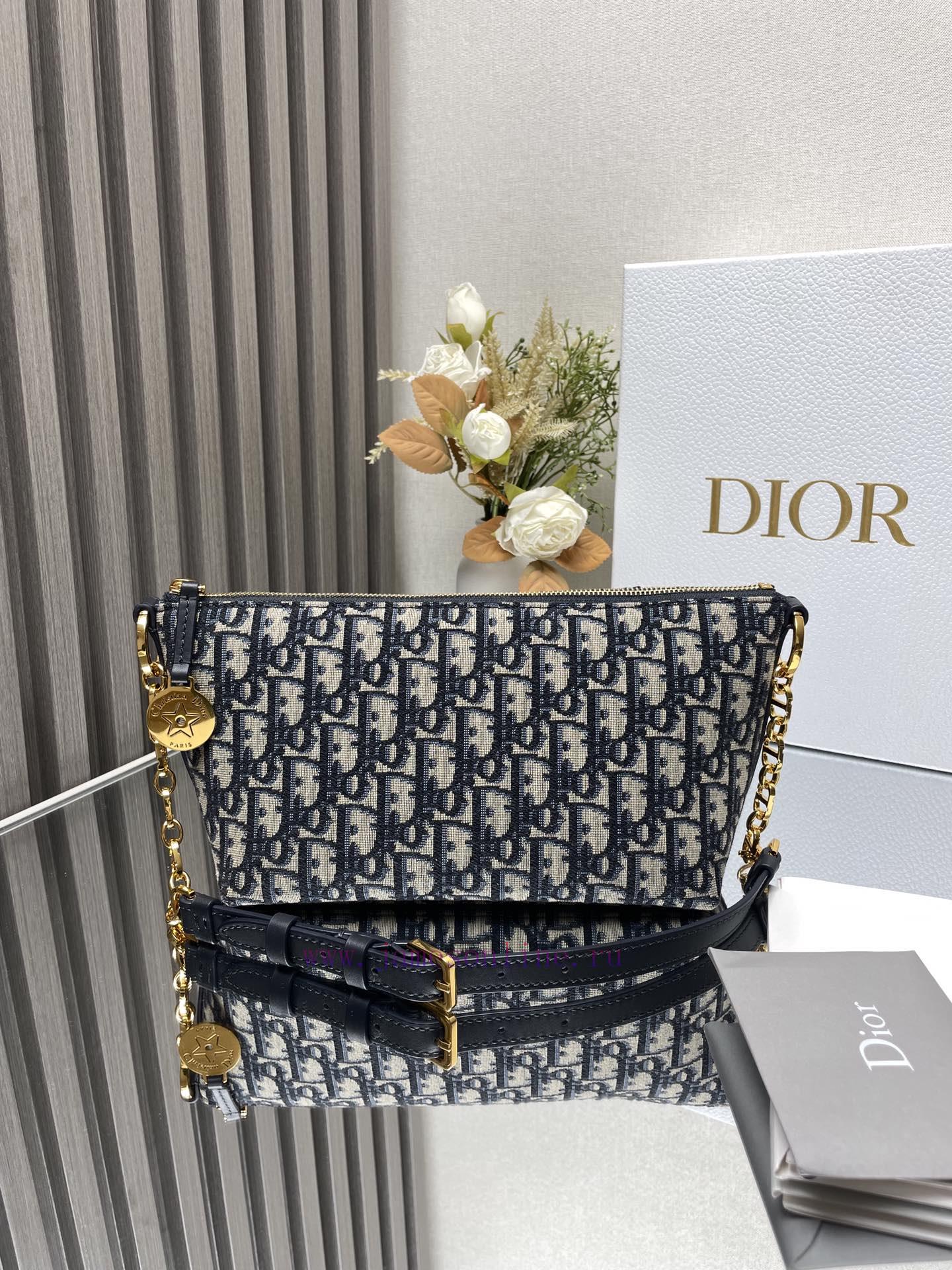 Dior Tar Hobo Chain Handbag "Blue"This Dior Hobo Chain Handbag Is A New Addition To The 2024 Sp 2ajv4cdl - Image 3