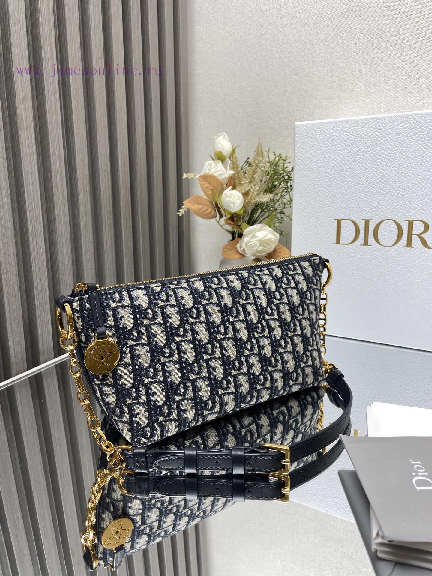 Dior Tar Hobo Chain Handbag "Blue"This Dior Hobo Chain Handbag Is A New Addition To The 2024 Sp 2ajv4cdl - Image 4