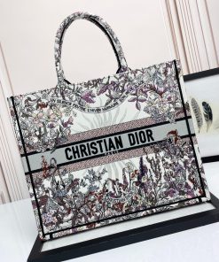 Top Tier Original Factory With Complete Packaging𝐃𝐢𝐨𝐫𝐁𝐨𝐨𝐤𝐓𝐨𝐭𝐞42cm In WinterThis Book Tote Handb natv1d2s