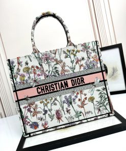 Top Tier Original Factory With Complete Packaging𝐃𝐢𝐨𝐫𝐁𝐨𝐨𝐤𝐓𝐨𝐭𝐞The White Dragonfly Measures 42cm eyrmenn3