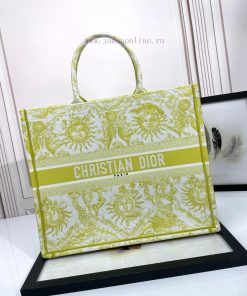 𝐃𝐢𝐨𝐫𝐁𝐨𝐨𝐤𝐓𝐨𝐭𝐞Green Sun God 42cm In SizeThis Book Tote Handbag Was Designed By Maria Grazia Chiur 7llzsf7m