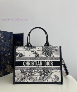 Medium Size Spot GoodsTote's Latest Autumn And Winter Collection Has Been Planted With This Bag af54lmox