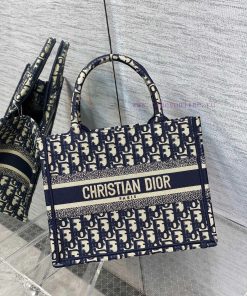 Tote's Latest Small Size Has Been Modified With This Bag Which Is Slightly Shorter Than The Ori 8ho22j7a