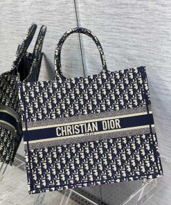 Tote Has Upgraded Its Classic Oblique Blue Letters With Horizontal Stripes Embroidered Letters kujm0l0i