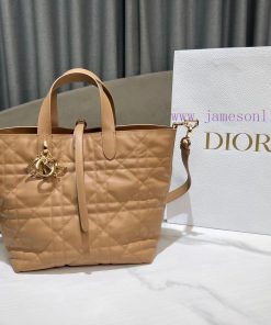 Medium Size Dior Toujours Vertical Handbageight Thousand Eight Hundred And SixDeep Apricot Cowh ub6fyfvy